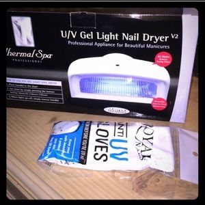 UV Gel light nail dryer. NWT!